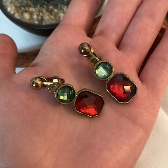 ❤️💚Red and green Clip on earrings 💚❤️ - Picture 6 of 6